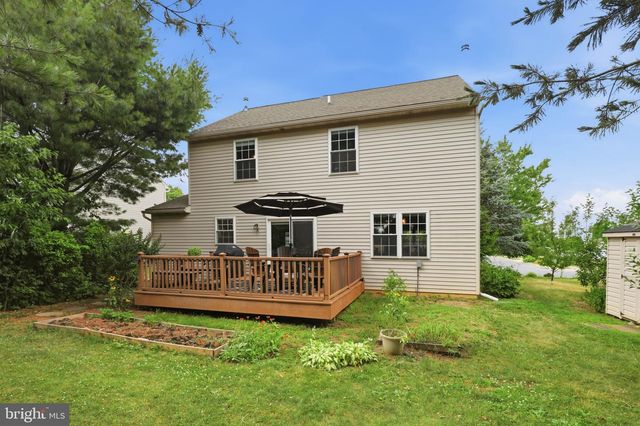 230 CAMBRIDGE LN, Lititz, PA 17543