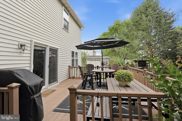 230 CAMBRIDGE LN, Lititz, PA 17543