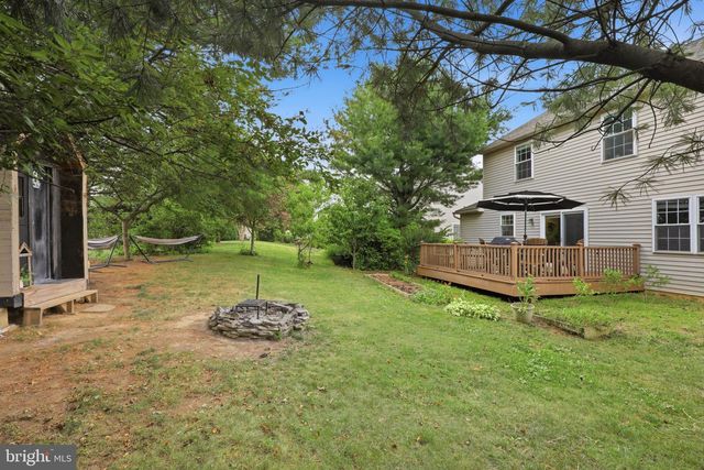 230 CAMBRIDGE LN, Lititz, PA 17543