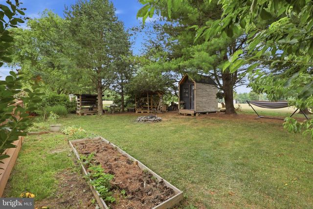230 CAMBRIDGE LN, Lititz, PA 17543