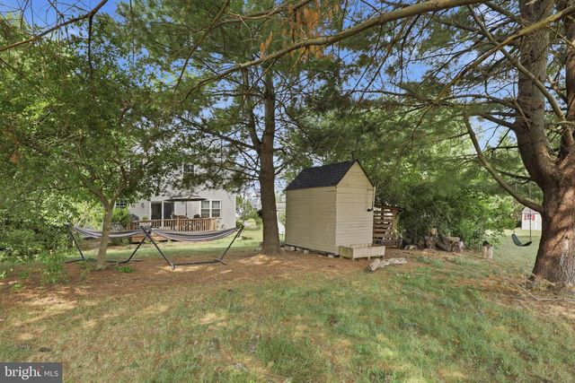 230 CAMBRIDGE LN, Lititz, PA 17543