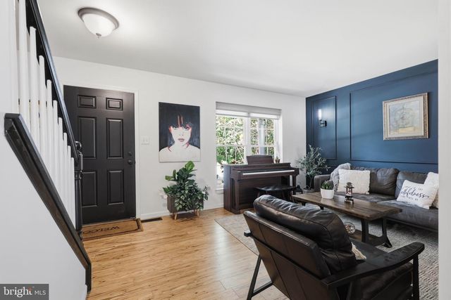 230 CAMBRIDGE LN, Lititz, PA 17543