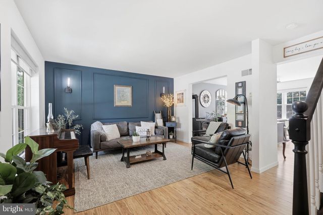 230 CAMBRIDGE LN, Lititz, PA 17543