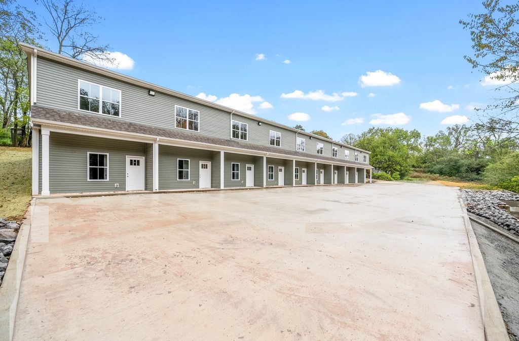 329 Cedar Ct A, Clarksville, TN 37042