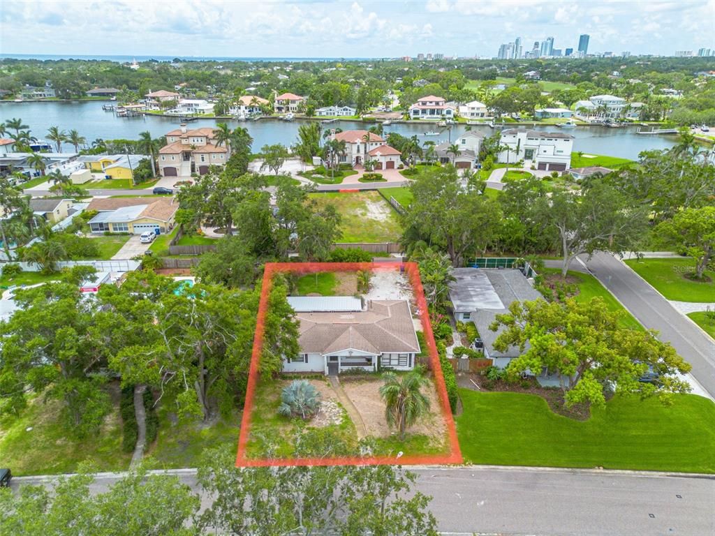 710 37TH AVENUE NE, St Petersburg, FL 33704