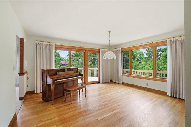 790 Garrison COURT, Delafield, WI 53018