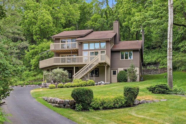 790 Garrison COURT, Delafield, WI 53018