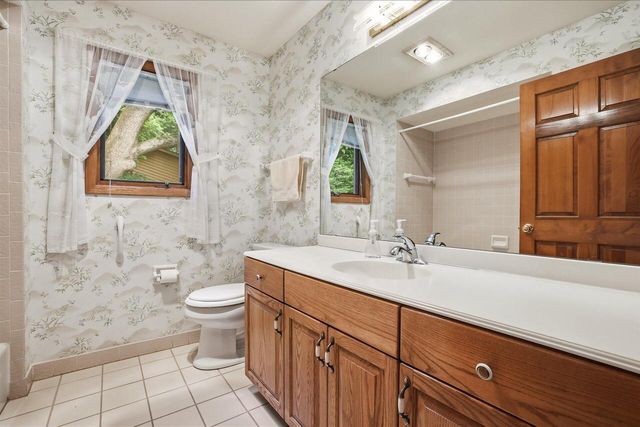 790 Garrison COURT, Delafield, WI 53018