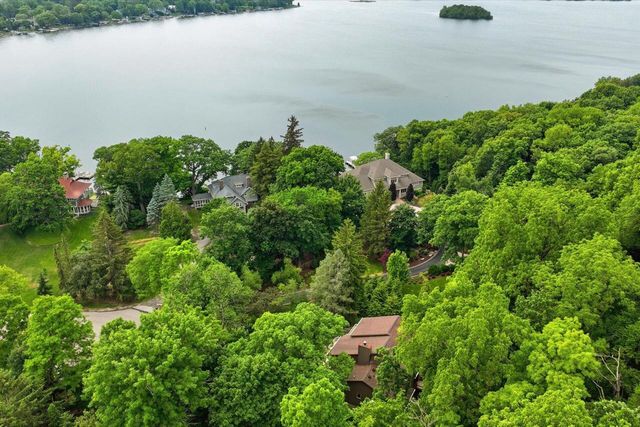 790 Garrison COURT, Delafield, WI 53018