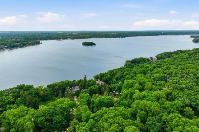 790 Garrison COURT, Delafield, WI 53018