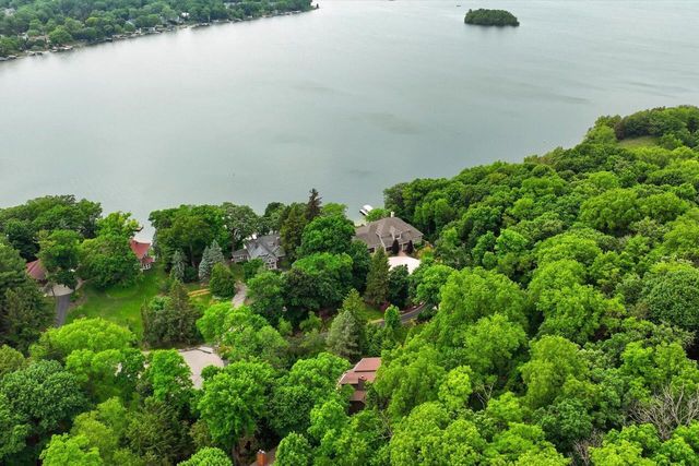 790 Garrison COURT, Delafield, WI 53018