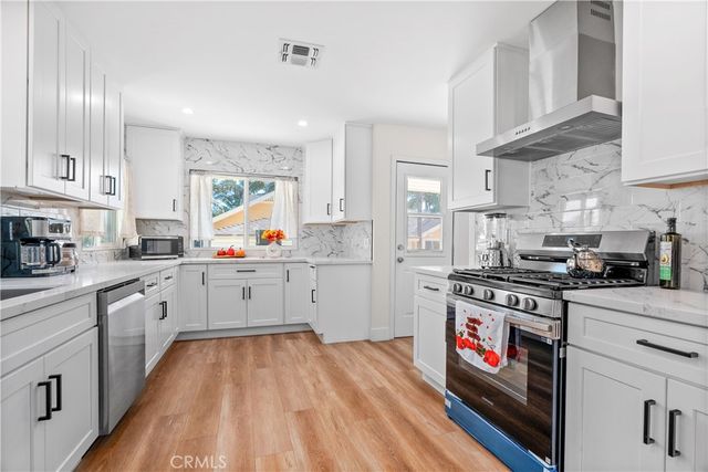 2701 Arlington Avenue, Los Angeles, CA 90018