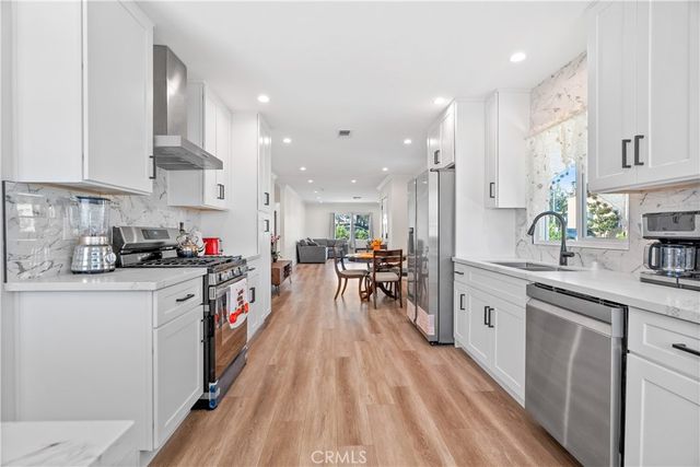 2701 Arlington Avenue, Los Angeles, CA 90018