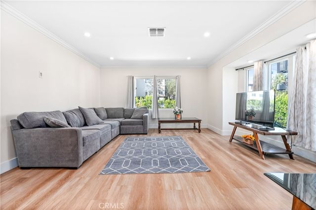 2701 Arlington Avenue, Los Angeles, CA 90018