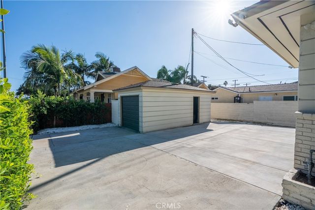 2701 Arlington Avenue, Los Angeles, CA 90018