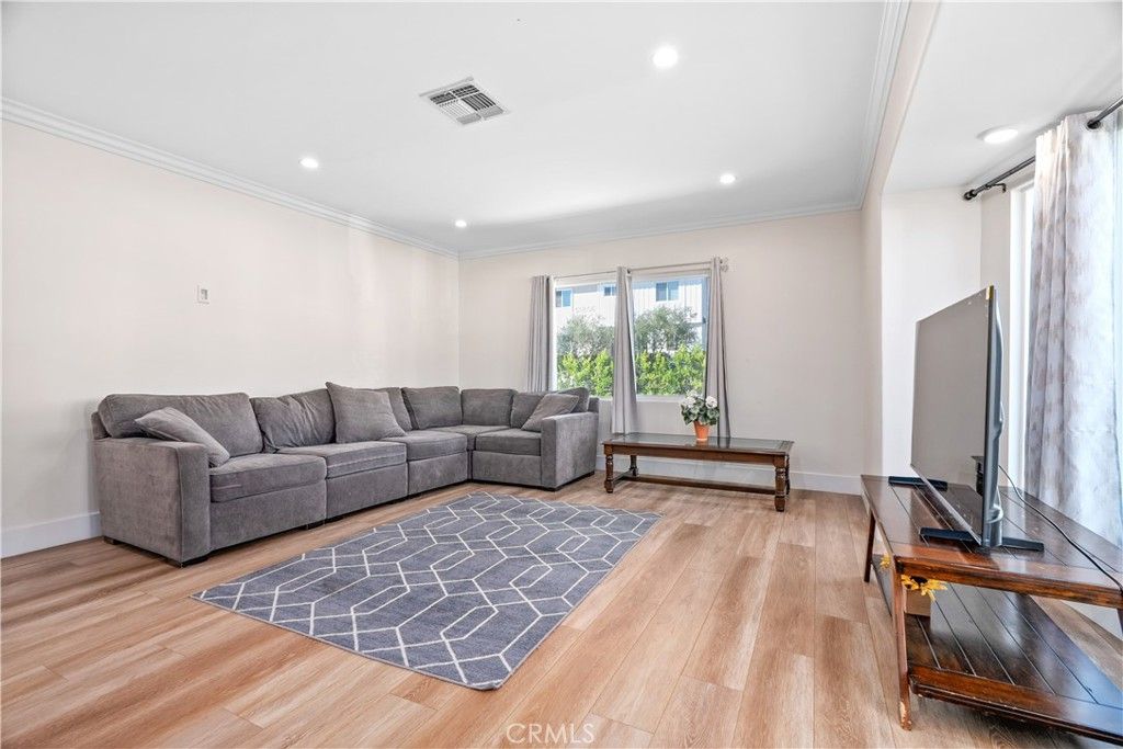 2701 Arlington Avenue, Los Angeles, CA 90018 — photo 4