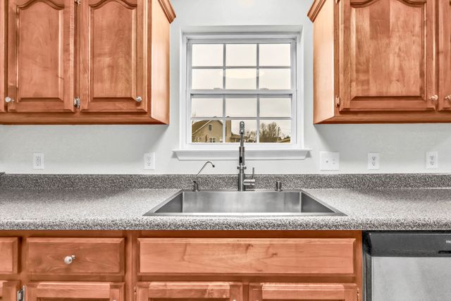 327 N Harris Rd, Portland, TN 37148