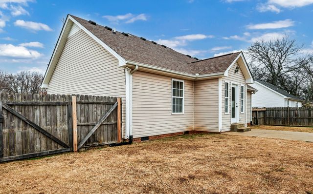 327 N Harris Rd, Portland, TN 37148