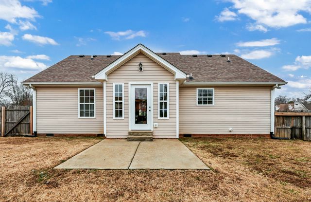 327 N Harris Rd, Portland, TN 37148