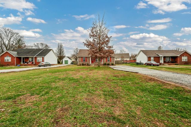 327 N Harris Rd, Portland, TN 37148