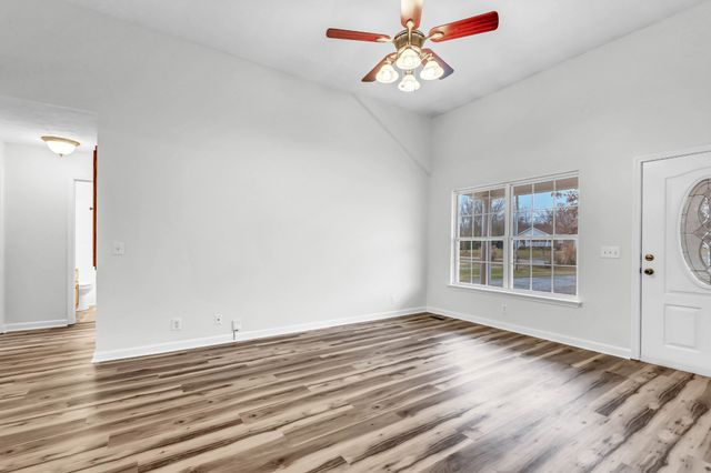 327 N Harris Rd, Portland, TN 37148