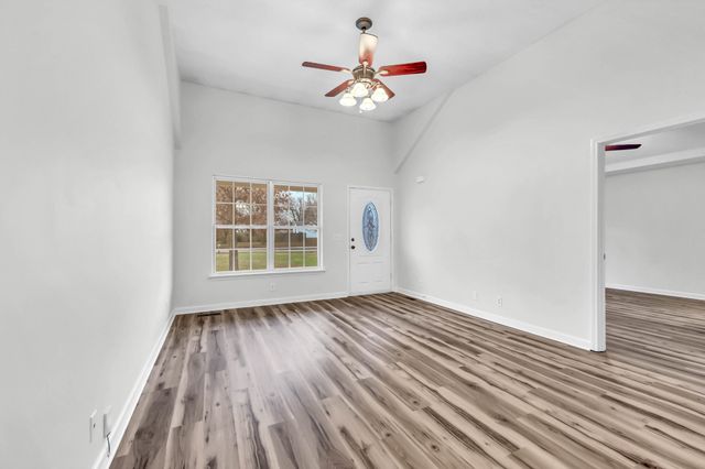 327 N Harris Rd, Portland, TN 37148