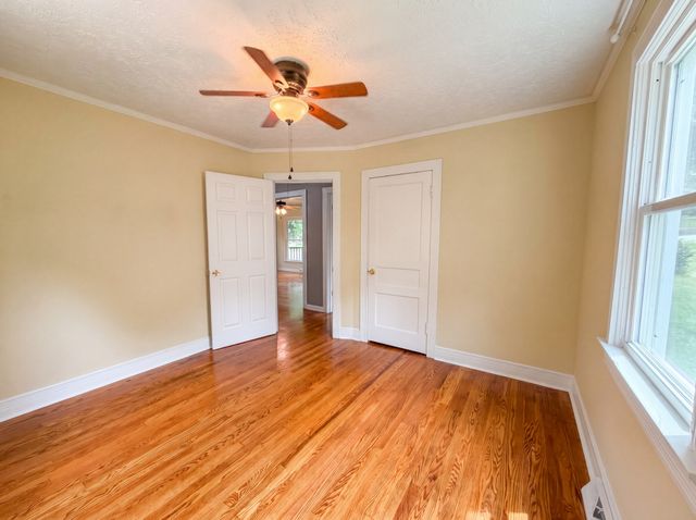 1820 Figures Ave, Columbia, TN 38401