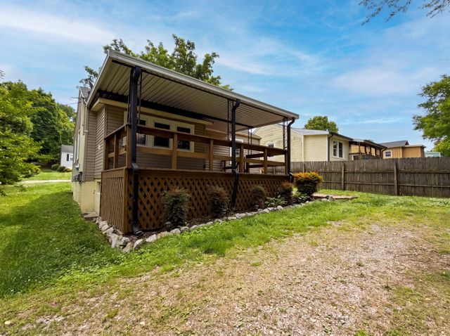 1820 Figures Ave, Columbia, TN 38401