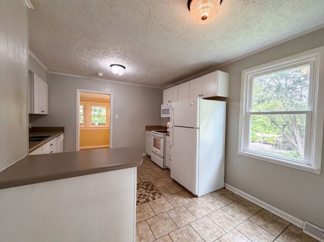 1820 Figures Ave, Columbia, TN 38401