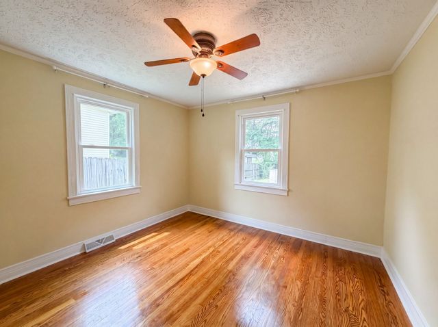 1820 Figures Ave, Columbia, TN 38401