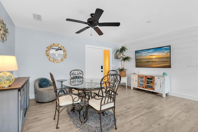 7115 COQUINA WAY 4, St Pete Beach, FL 33706