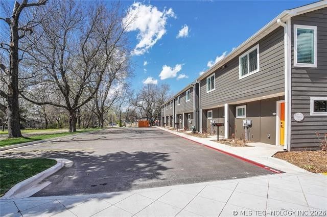 708 N Date Avenue, Broken Arrow, OK 74012