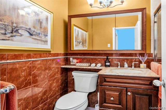 269-10 Grand Central Parkway 32P, Floral Park, NY 11005