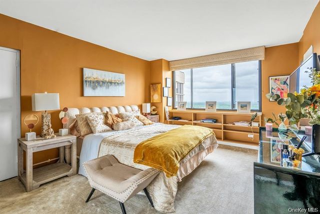 269-10 Grand Central Parkway 32P, Floral Park, NY 11005