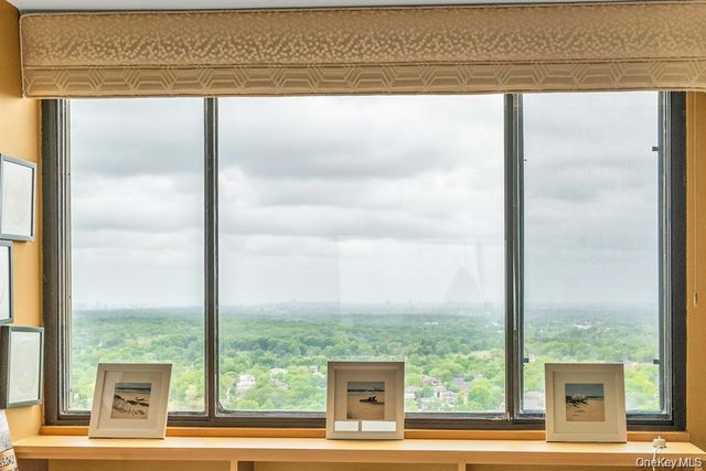 269-10 Grand Central Parkway 32P, Floral Park, NY 11005