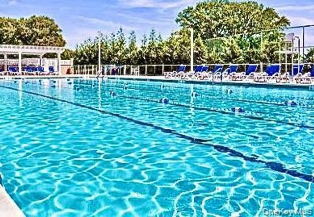 269-10 Grand Central Parkway 32P, Floral Park, NY 11005