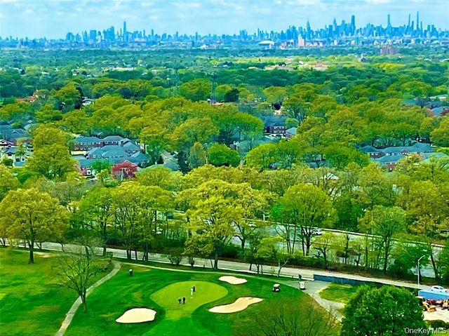 269-10 Grand Central Parkway 32P, Floral Park, NY 11005