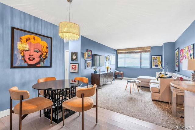 269-10 Grand Central Parkway 32P, Floral Park, NY 11005