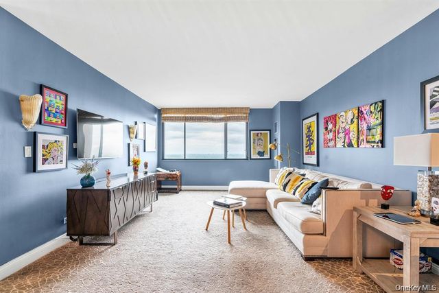 269-10 Grand Central Parkway 32P, Floral Park, NY 11005