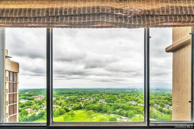 269-10 Grand Central Parkway 32P, Floral Park, NY 11005