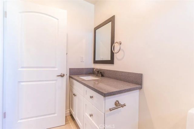 1739 Longwood Avenue, Los Angeles, CA 90019