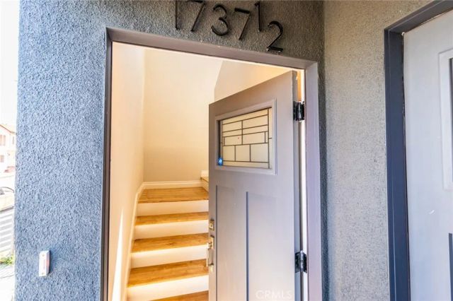1739 Longwood Avenue, Los Angeles, CA 90019