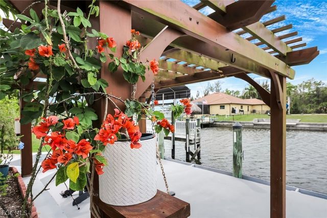 2364 NW 39th AVE, Cape Coral, FL 33993