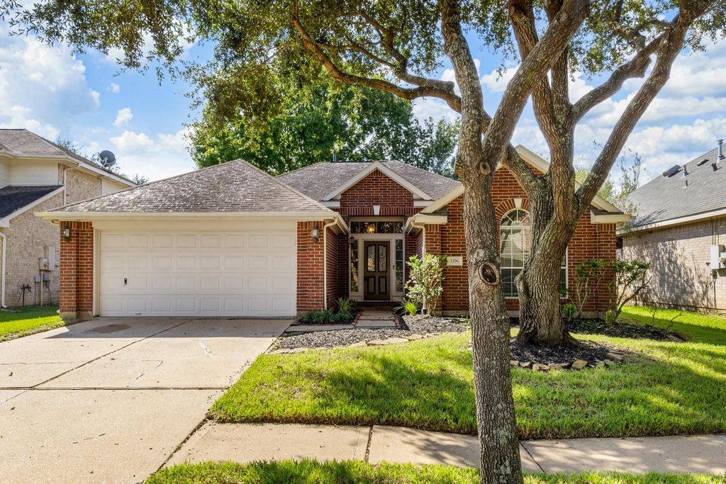 1106 Kerri Ct Court, Sugar Land, TX 77479