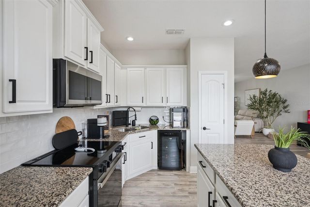 10554 GREEN IVY LANE, Orlando, FL 32832