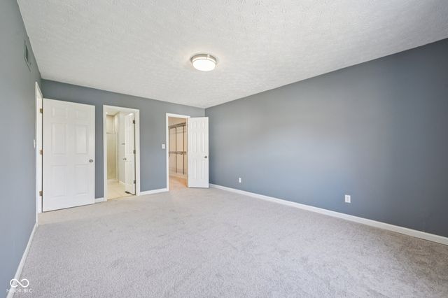 7449 Prairie Lake Drive, Indianapolis, IN 46256