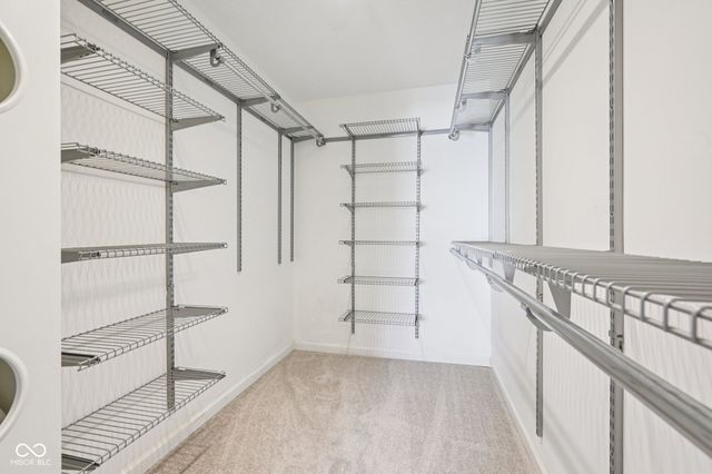 7449 Prairie Lake Drive, Indianapolis, IN 46256