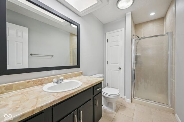 7449 Prairie Lake Drive, Indianapolis, IN 46256