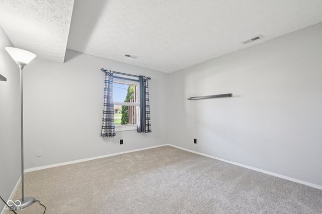 7449 Prairie Lake Drive, Indianapolis, IN 46256