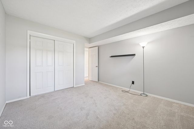 7449 Prairie Lake Drive, Indianapolis, IN 46256